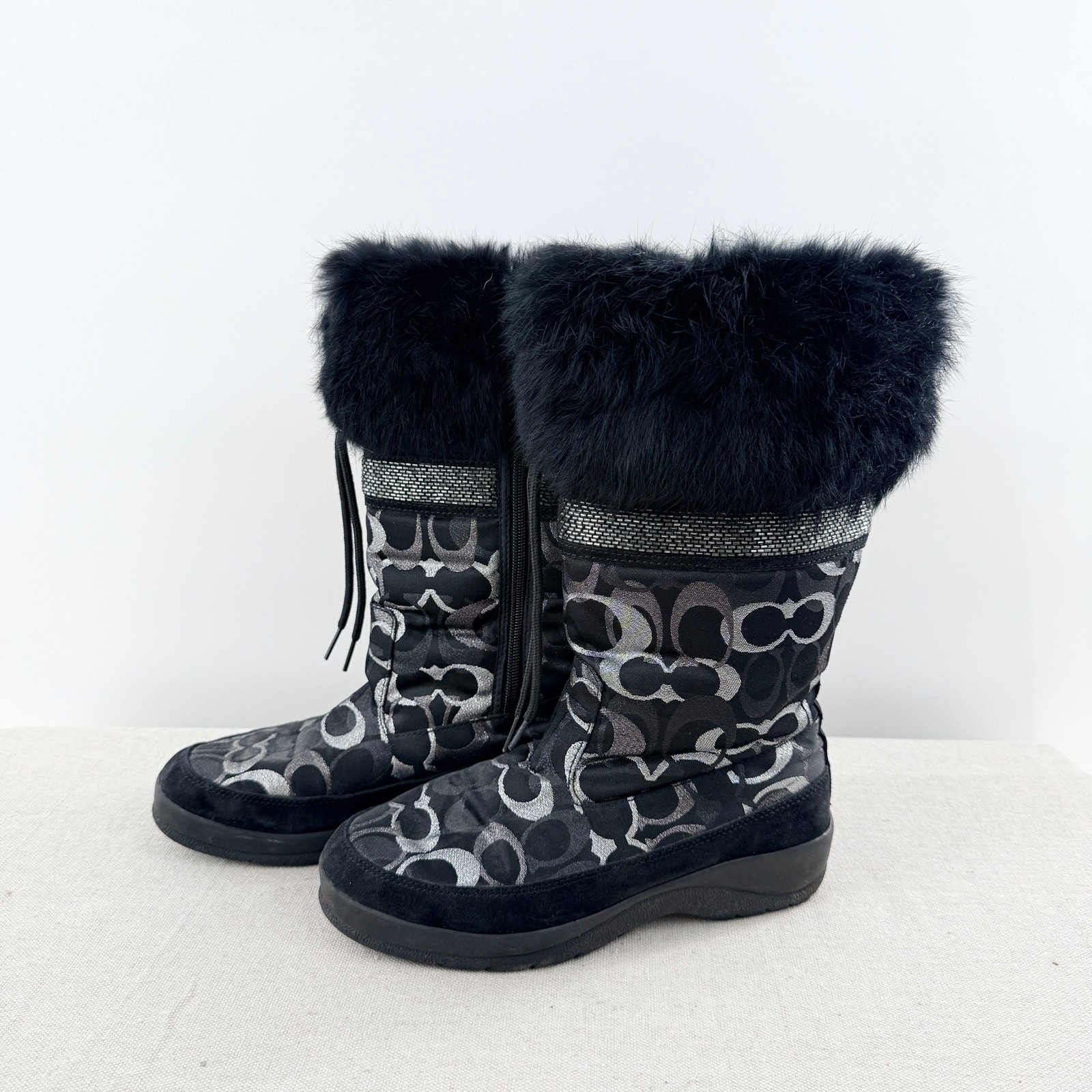 Coach Lizzie Faux Fur Trim Quilted Monogram Snow Winter Boots Black Silver 8.5